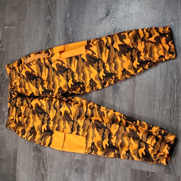 FASHION NOVA Cadet on Duty Orange Camo Joggers Size L - Picture 3 of 10